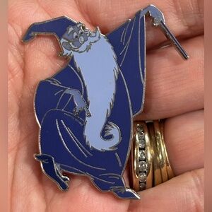 Disney Wisdom Pin– The Sword in the Stone Wizard Merlin